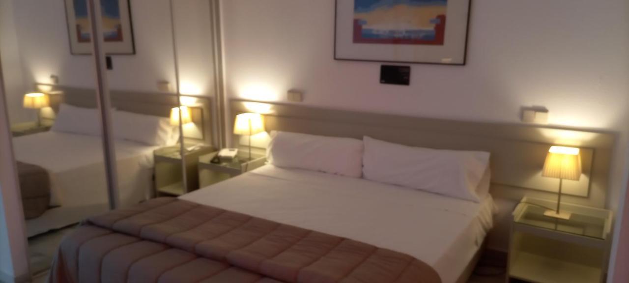 Hospedium Hotel Apartamentos Simon Verde Mairena del Aljarafe Exteriör bild