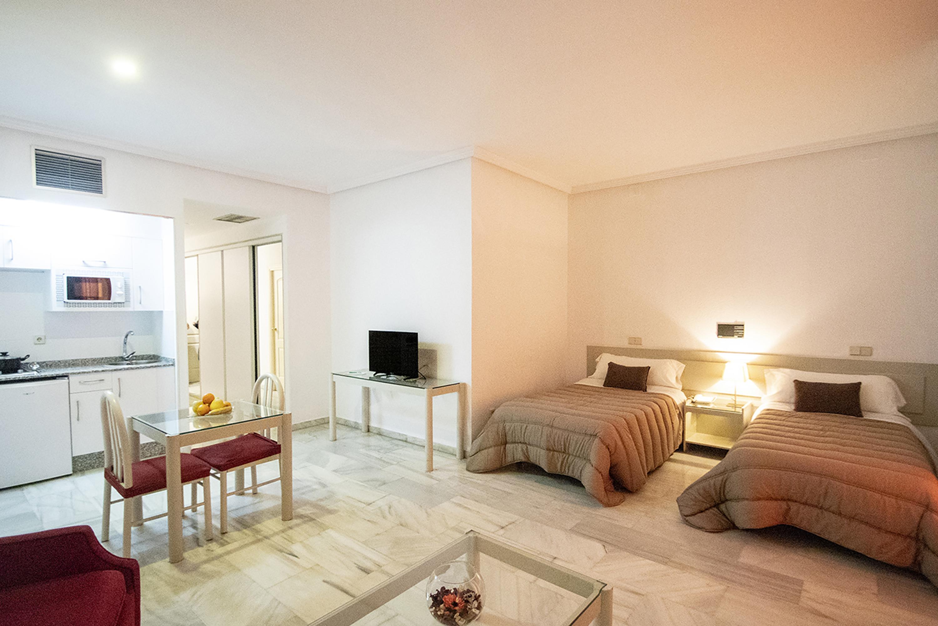 Hospedium Hotel Apartamentos Simon Verde Mairena del Aljarafe Exteriör bild