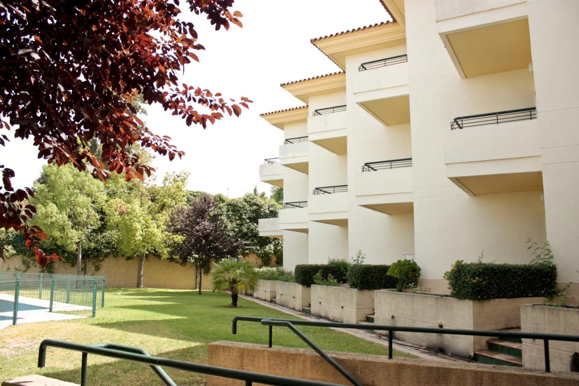 Hospedium Hotel Apartamentos Simon Verde Mairena del Aljarafe Exteriör bild